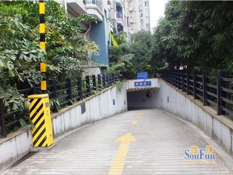 风景蓝水岸2室1厅1卫南朝向7500.00元/月出租