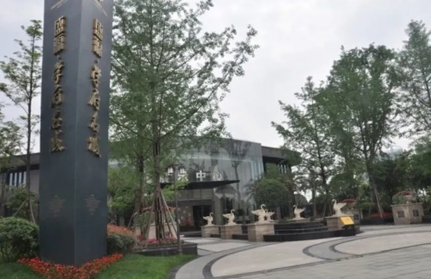 盛源学府名城3室2厅2卫南朝向2200.00元/月出租