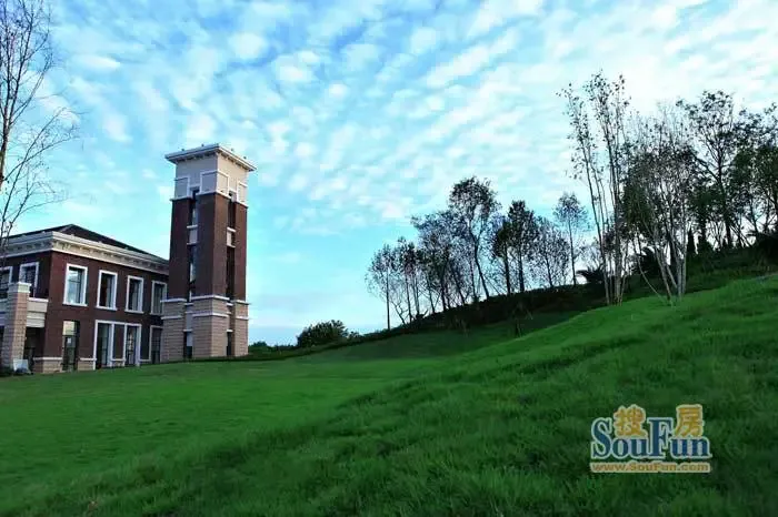 和泓半山6室2厅3卫南北朝向10000.00元/月出租