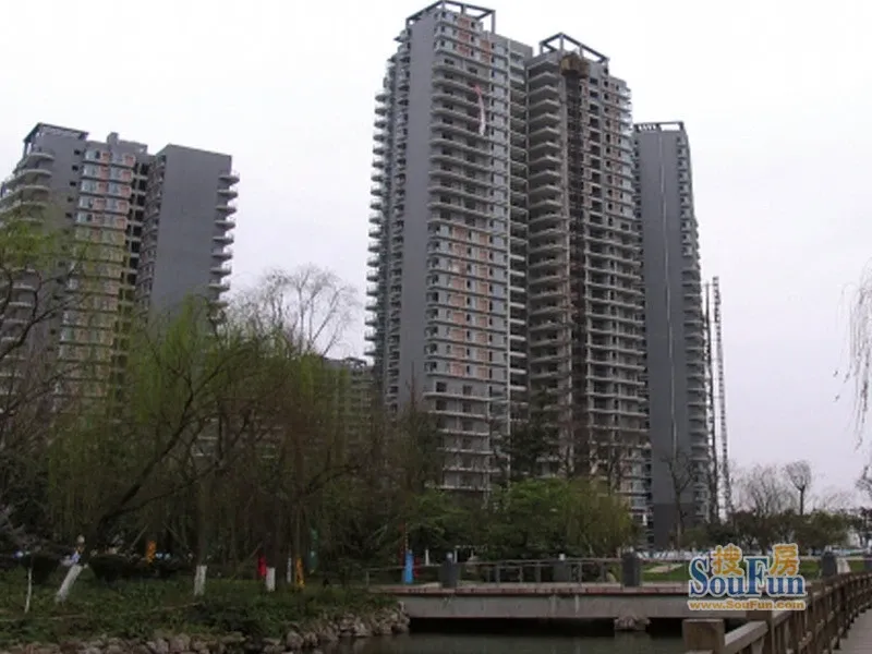 蜀都新天地4室1厅2卫东南朝向1750.00元/月出租