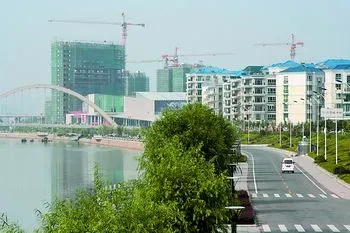 瑞荣大厦3室1厅1卫南朝向2800.00元/月出租
