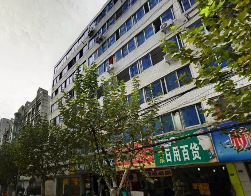 蓬莱居1室1厅1卫西南朝向3100.00元/月出租
