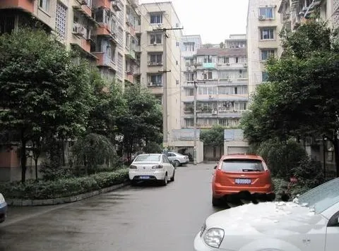 竺桂苑2室1厅1卫东南朝向2800.00元/月出租