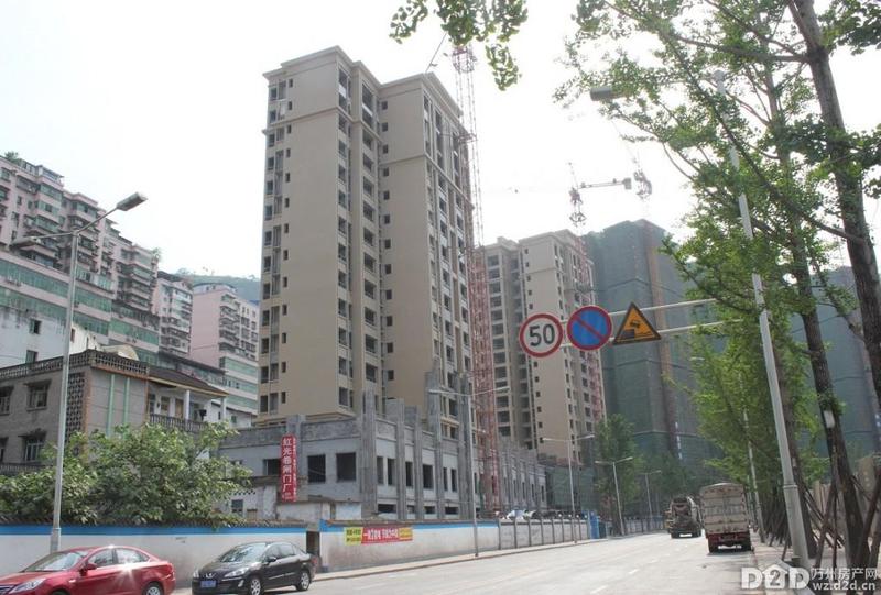 重庆的恒森水晶郦城小区每栋楼有几部电梯?是否够用?
