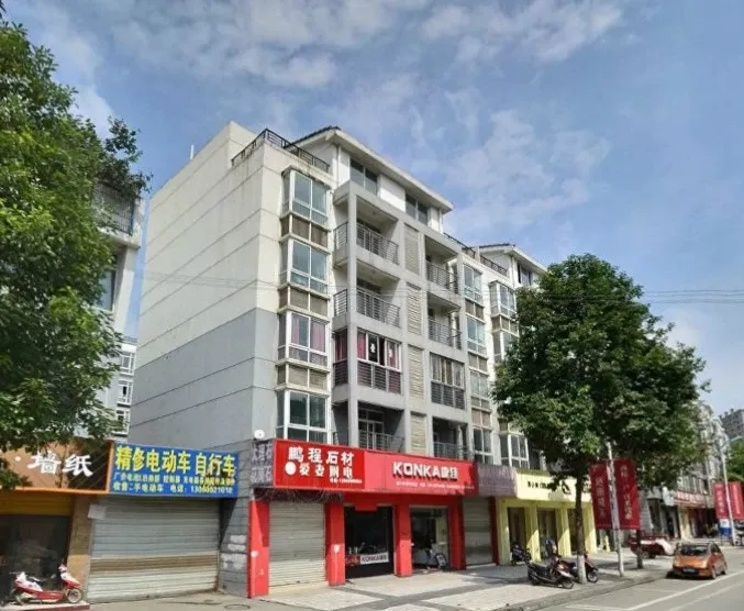 农校家属院3室2厅1卫南朝向1300.00元/月出租