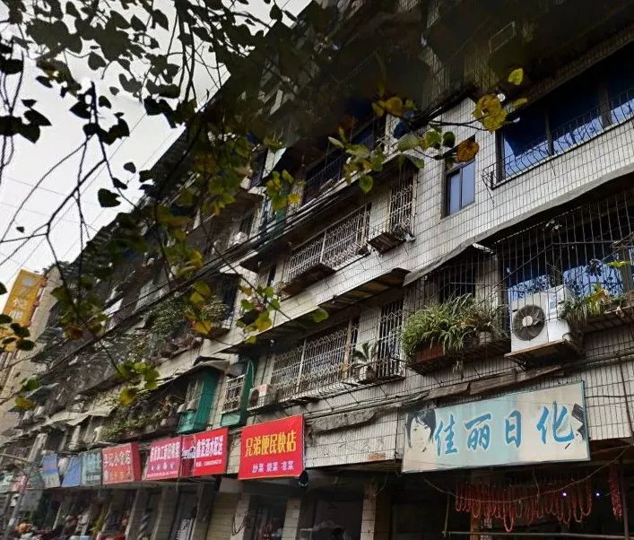 东糠市街3号院2室1厅1卫东南朝向2500.00元/月出租