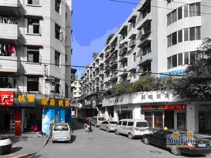 蓝天中苑3室2厅1卫东西朝向1350.00元/月出租