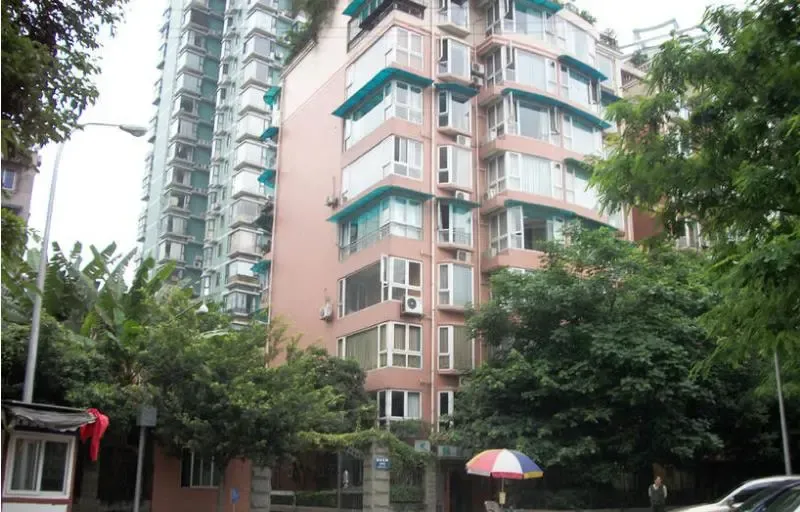 锦里中路小区3室2厅1卫东南朝向2750.00元/月出租