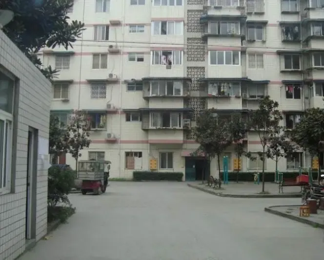 怡馨苑2室1厅1卫东南朝向1400.00元/月出租