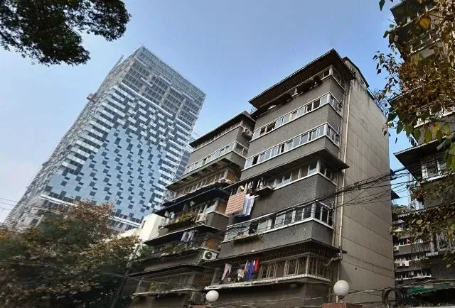 专气厂宿舍2室1厅1卫南朝向2400.00元/月出租