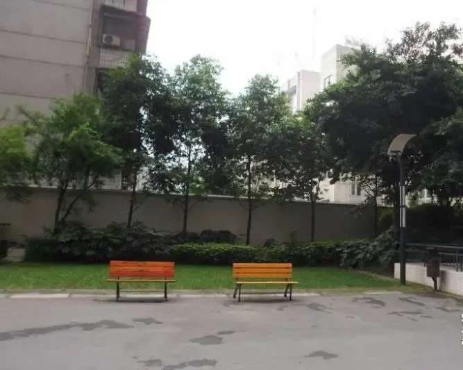 鼓楼北二街81号院2室1厅1卫东南朝向1500.00元/月出租
