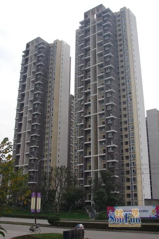 格调城2室1厅1卫东朝向1300.00元/月出租