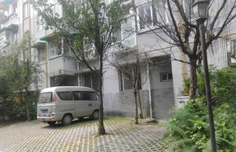 康桥水乡2室2厅1卫东南朝向1300.00元/月出租