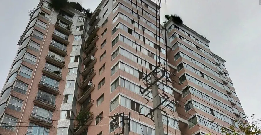 西油苑3室2厅2卫东南朝向3400.00元/月出租