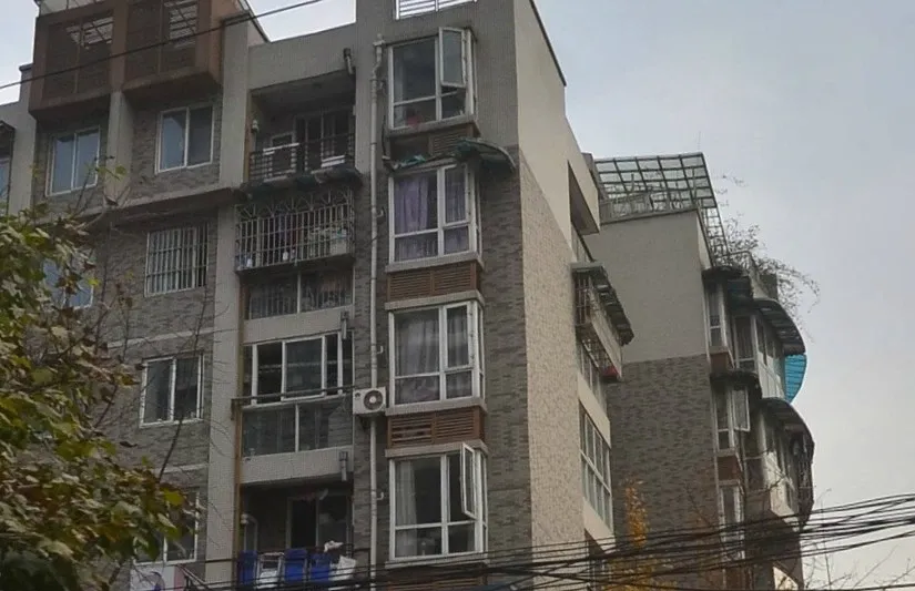 西武家园3室2厅2卫西南朝向1700.00元/月出租