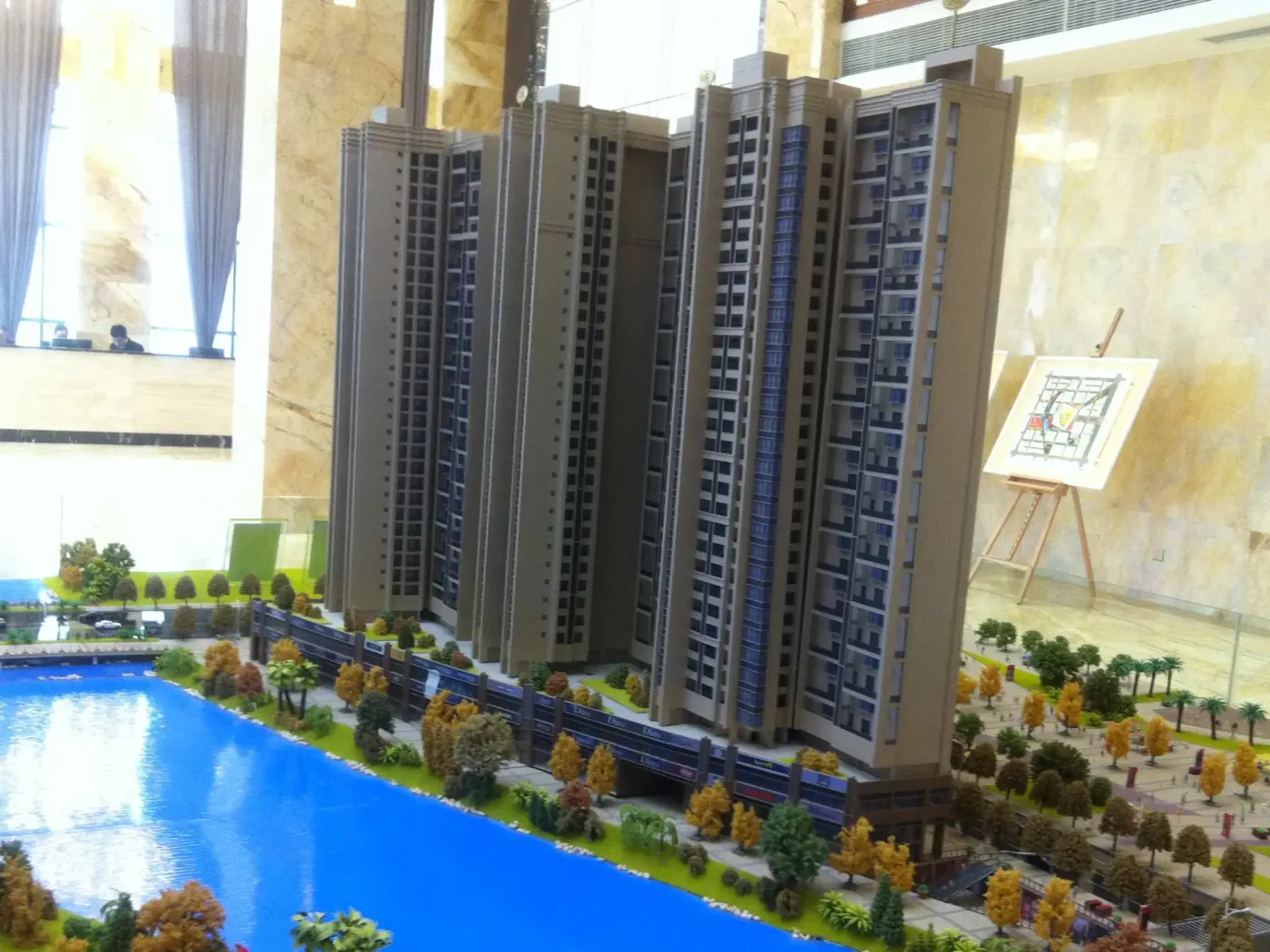 香悦城3室1厅1卫东朝向3496.00元/月出租