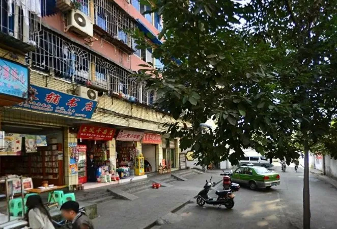 青龙横街37号院外景图