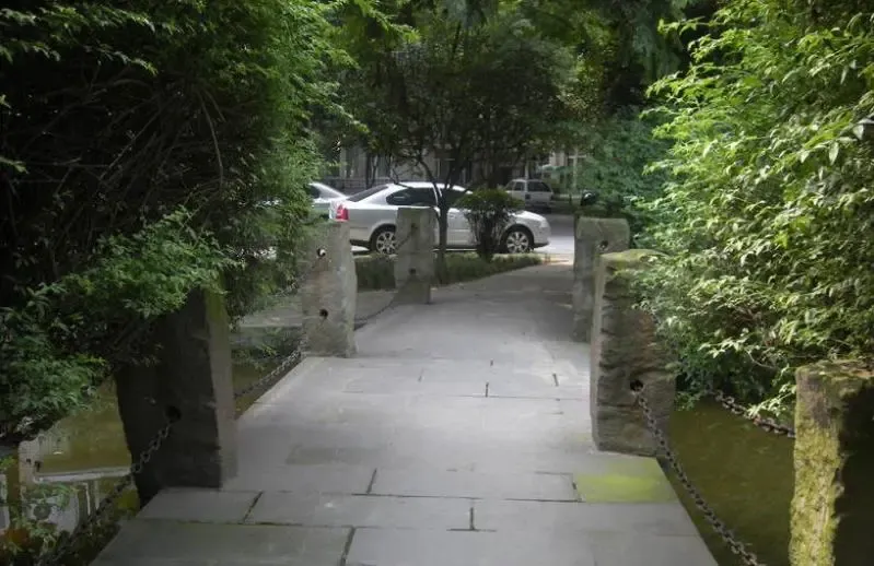 府河路苑2室2厅1卫南北朝向2300.00元/月出租