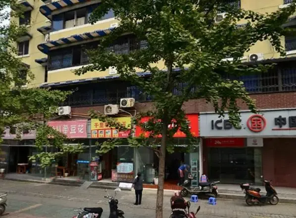 鼓楼南街100号院3室2厅1卫南朝向3300.00元/月出租
