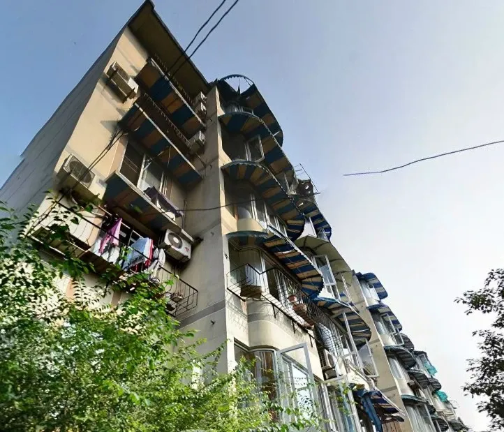 百卉路社区2室1厅1卫南朝向2600.00元/月出租