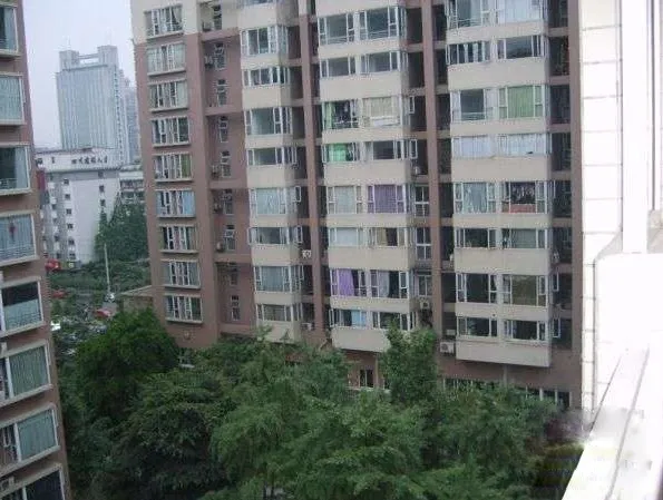 凯莱国际寓所2室1厅1卫东朝向3500.00元/月出租