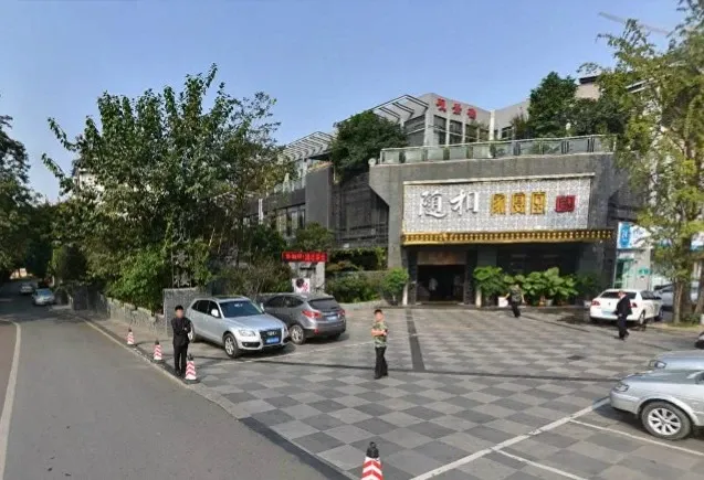 南河上居3室2厅1卫南北朝向3600.00元/月出租
