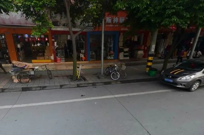 西大街小区3室2厅2卫东南朝向1300.00元/月出租