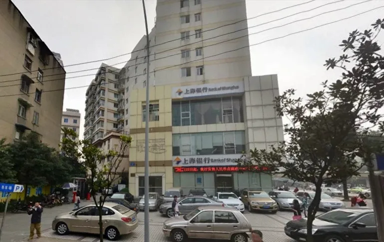 丽舍滨江1室1厅1卫东北朝向2200.00元/月出租