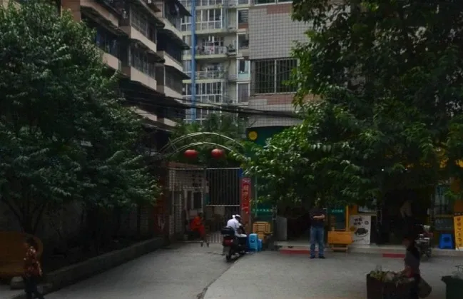 银沙路16号院3室1厅1卫东南朝向2300.00元/月出租