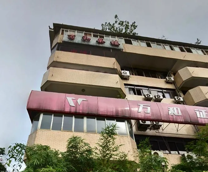 光明馨苑2室1厅1卫东南朝向2000.00元/月出租