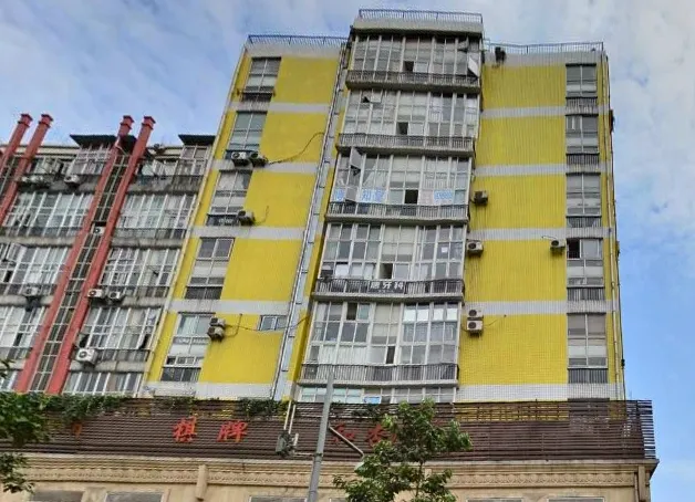 彩世界1室1厅1卫西朝向2024.00元/月出租