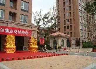 都市华庭2室2厅1卫南朝向2200.00元/月出租