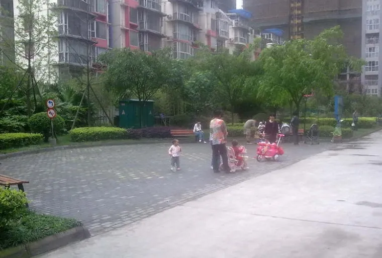 东篱居2室1厅1卫东南朝向2400.00元/月出租