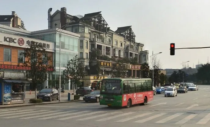 都市美丽洲3室2厅2卫东朝向1200.00元/月出租