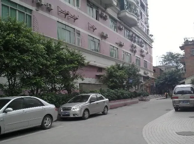 椰诚阁3室1厅1卫东朝向5600.00元/月出租