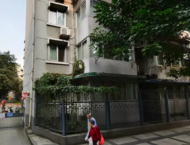 金竹苑B区2室1厅1卫东南朝向1950.00元/月出租