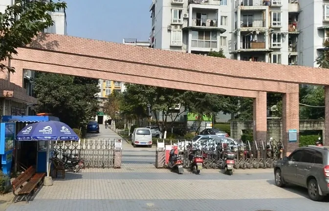 皇经花园2室1厅1卫南朝向1800.00元/月出租