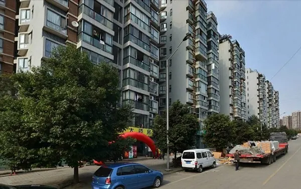 尚成东锦2室2厅1卫南朝向2400.00元/月出租