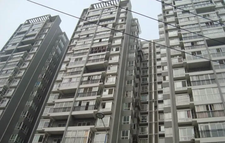 万家华庭1室1厅1卫西南朝向1300.00元/月出租