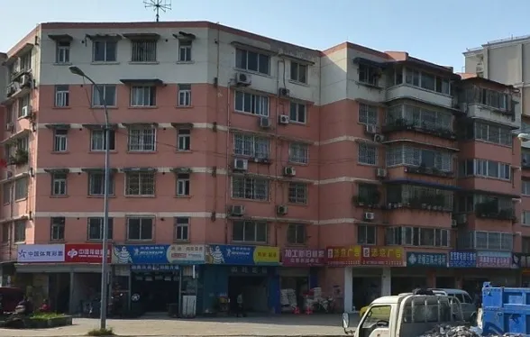 卫欣苑3室2厅2卫东南朝向3200.00元/月出租