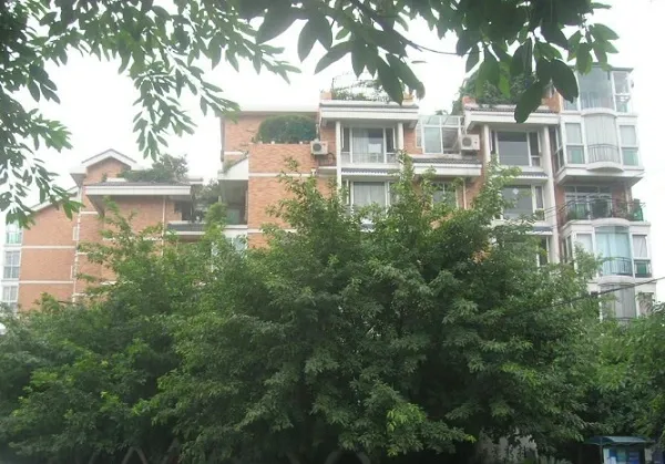 汇景新村一期3室2厅2卫东南朝向4200.00元/月出租