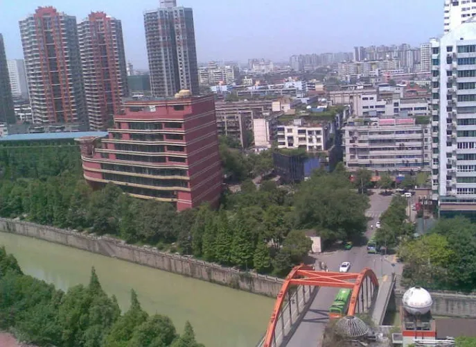 白领尊邸2室1厅1卫南朝向2300.00元/月出租