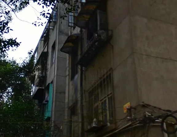 华西新村2室1厅1卫南朝向2200.00元/月出租