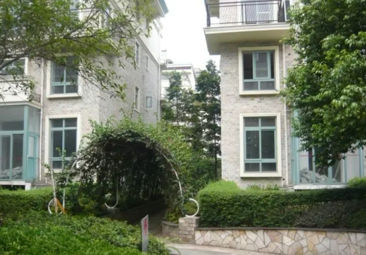 利通天鹅堡3室1厅1卫东南朝向1300.00元/月出租