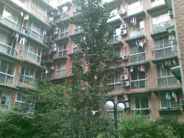 天府名苑1室1卫东南朝向1200.00元/月出租