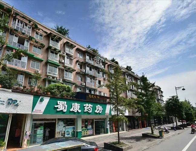 千和沁香华庭2室2厅1卫西南朝向2300.00元/月出租