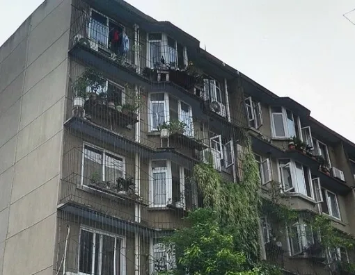 东风路社区1室1厅1卫南朝向2200.00元/月出租
