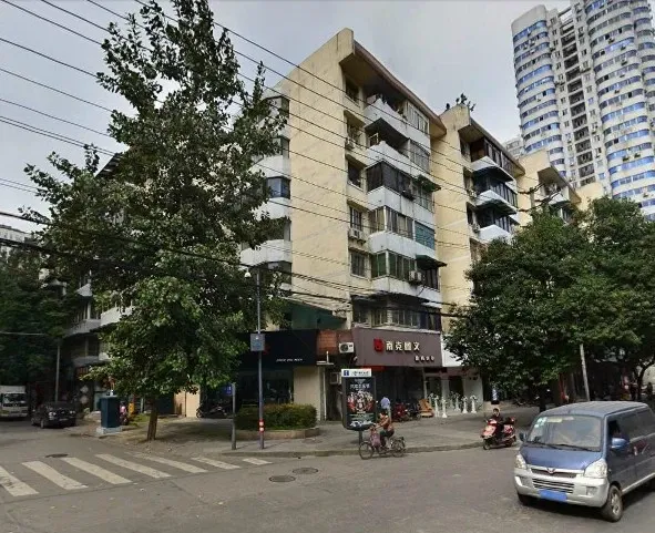 东珠市街16号院2室1厅1卫西南朝向1600.00元/月出租