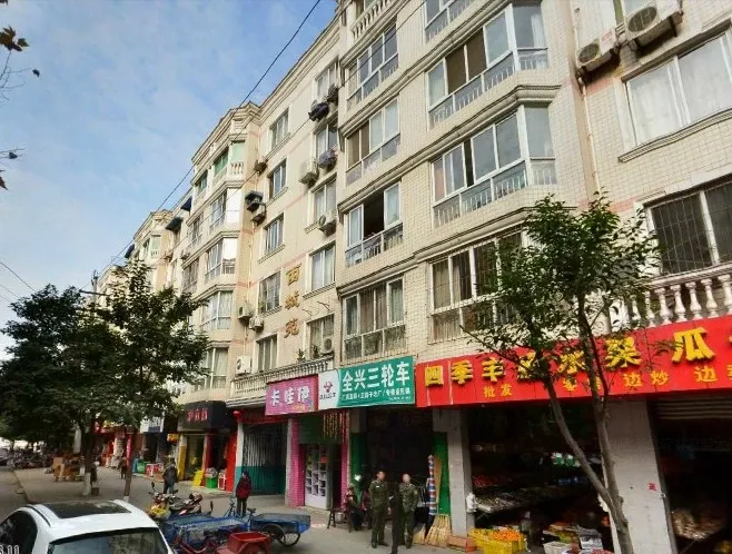 西城苑3室2厅2卫东南朝向1300.00元/月出租