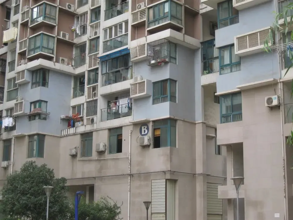 香港路浅水湾3室2厅2卫南朝向3500.00元/月出租